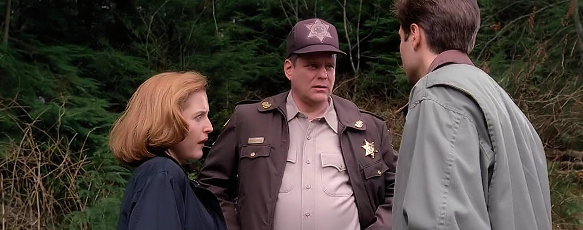 Gillian Anderson, David Duchovny, Chris Ellis | "The X Files" (1993)