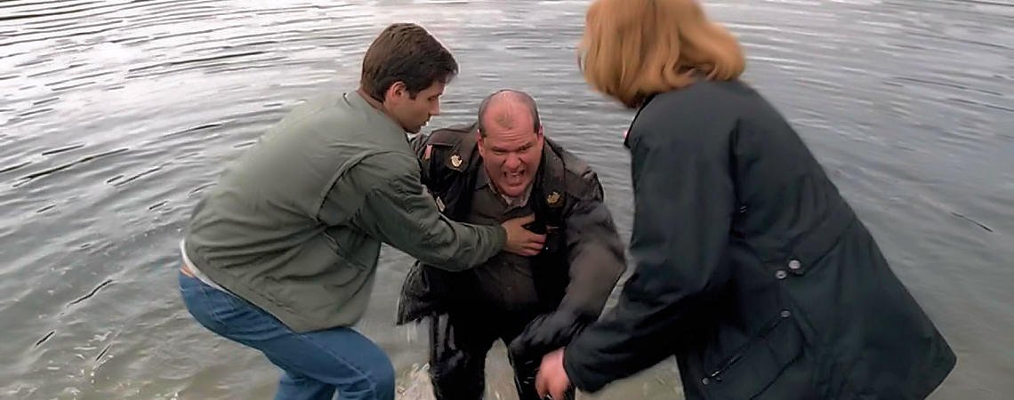 Gillian Anderson, David Duchovny, Chris Ellis | "The X Files" (1993)