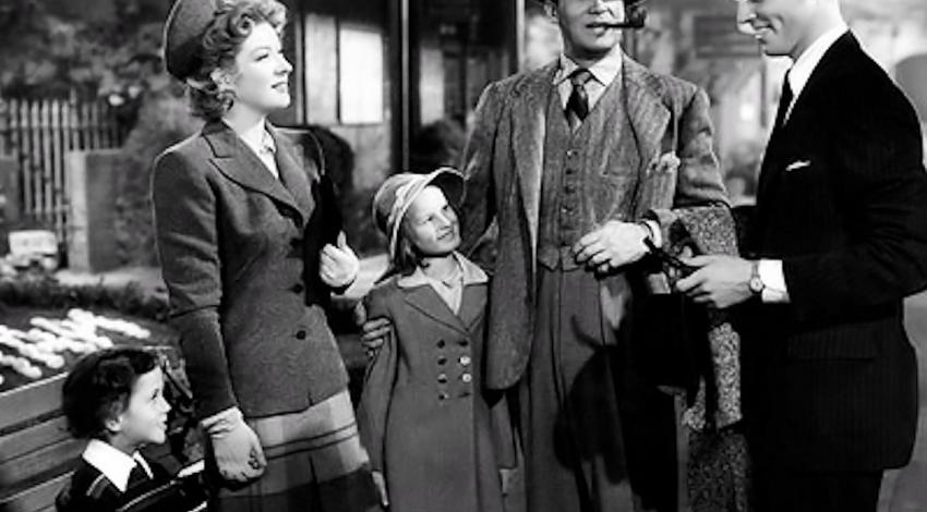 Greer Garson, Walter Pidgeon, Richard Ney, Clare Sandars, Christopher Severn  | "Mrs. Miniver" (1942)